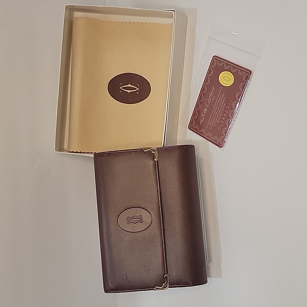 🔥RARE Cartier Kisslock Tri-fold Wallet Bordeaux with Box, Wallet Super Clean